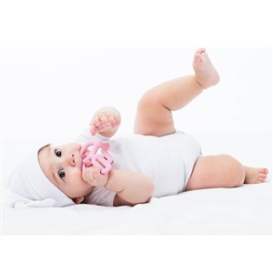 OiOi Annenin Eli Bebek Silikon Diş Kaşıyıcı - Pembe