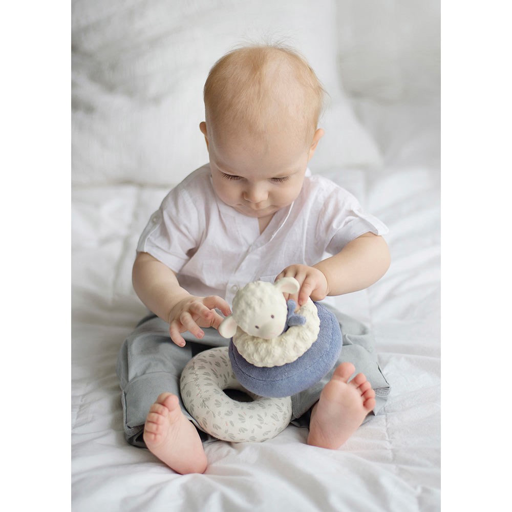 Tikiri Lila Lucas Lamb Stacker Squeaker - Halkalı Diş Kaşıyıcılı Oyuncak Kuzu Orjinal