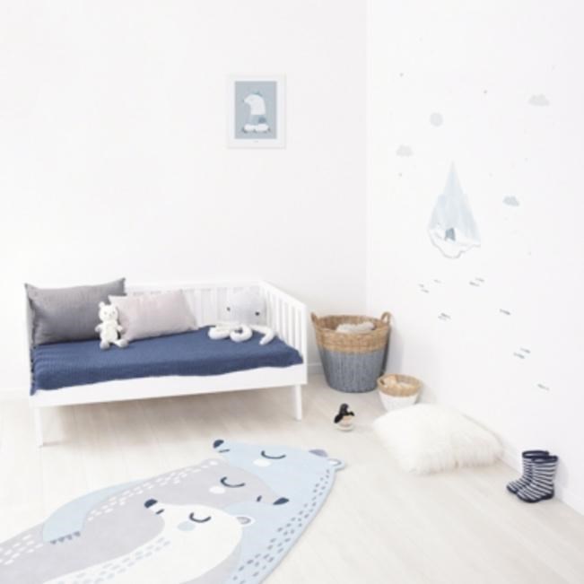 Lilipinso Bebek Odası Çıkartma Buzdağında Uyuyan Ayı 30x42 cm Orjinal