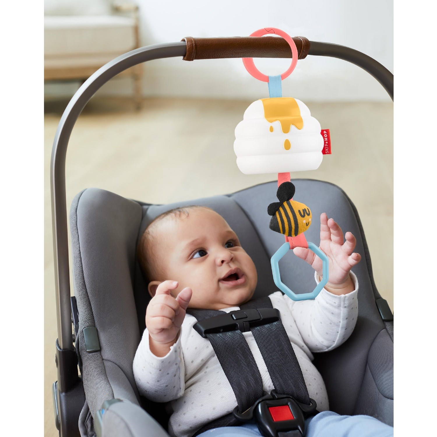 Skip Hop Abc Askılı Oyuncak Arı Kovanı 