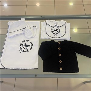 Mayys Baby Tığ İşi Süslemeli Çelenkli At Nakışlı 6'lı Hastane Çıkış Seti
