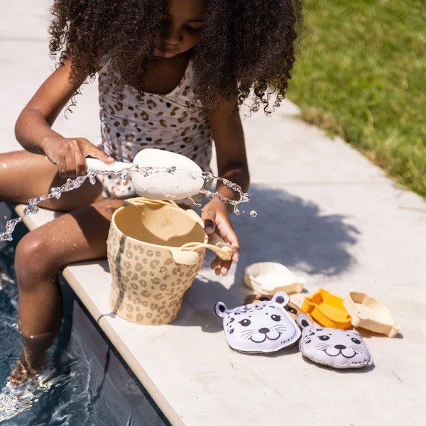Swim Essentials Leopard Silikon Oyuncak Seti -Kova, Kürek ve 3 adet Kalıp 
